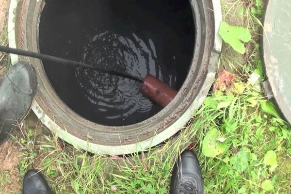 Промывка канализации на выпуске из здания